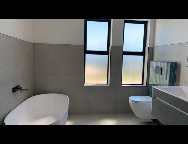 4 BEDROOM FREESTANDING FOR SALE IN SANDOWN